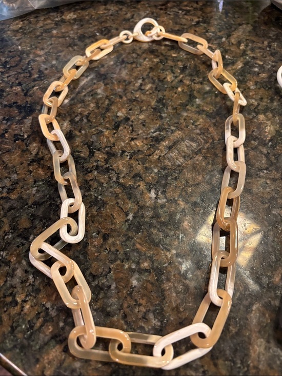 Jewelry - Chunky Neutral Resin Link Necklace Taupe Cream Statement Necklace”